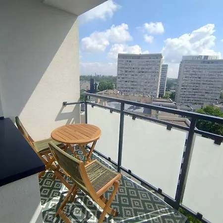The 10th Floor In The Center Of *